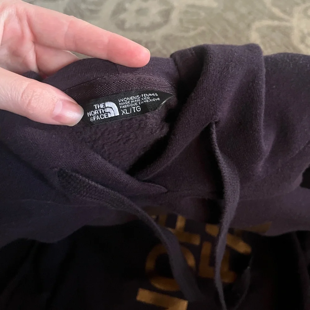 The North Face Trivet Purple/Gold Pullover Hoodie Sweatshirt - Picture 3 of 3